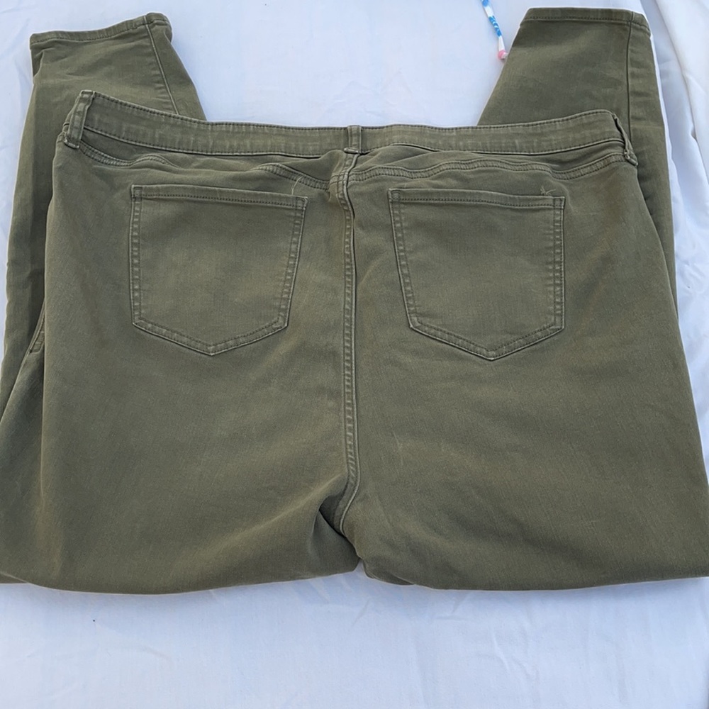 Torrid Olive Green High-Waisted Pants - Picture 8 of 8